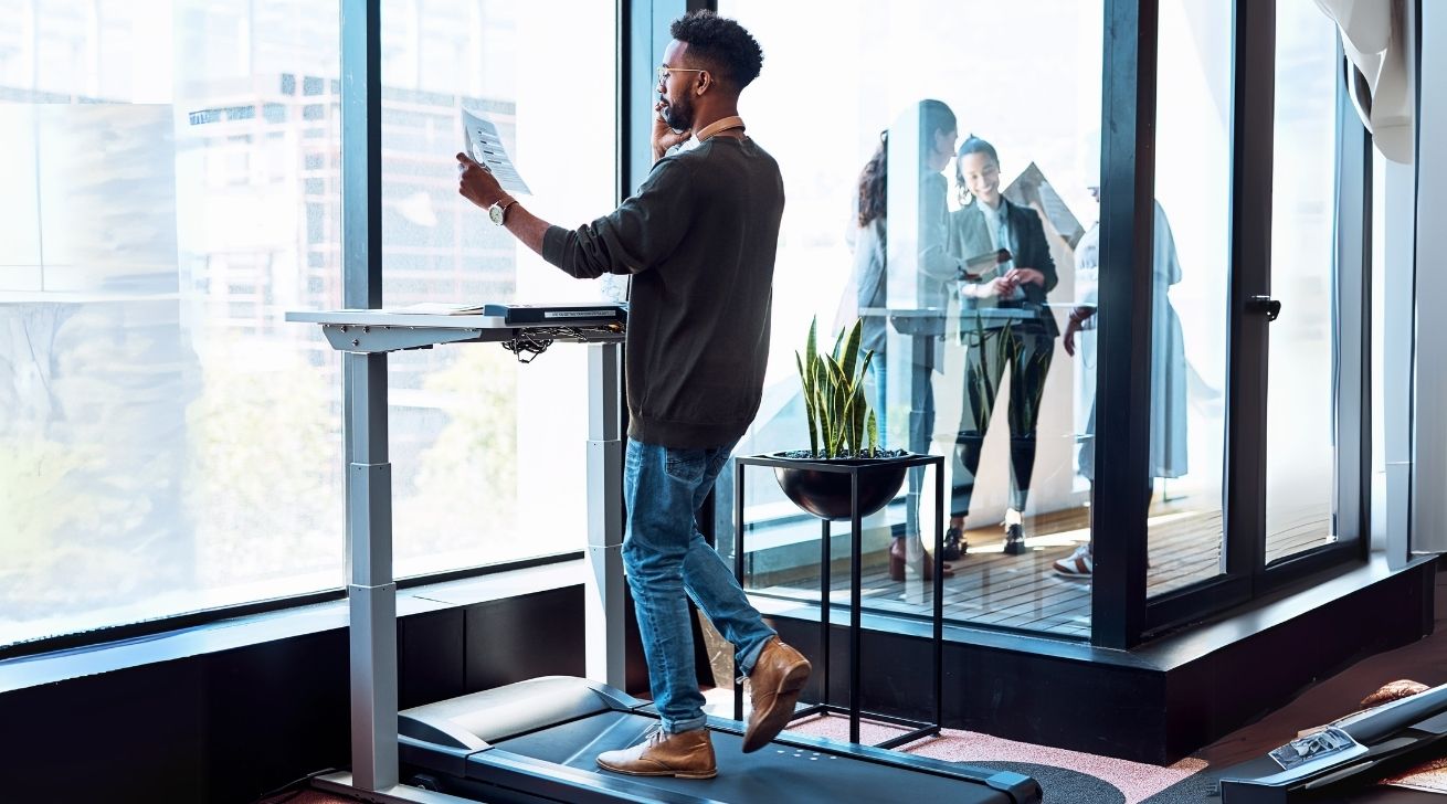 The Most Common Mistakes When Using a Standing Desk – And How to Fix Them